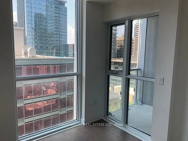 1 Yorkville Ave #705 — Photo 33