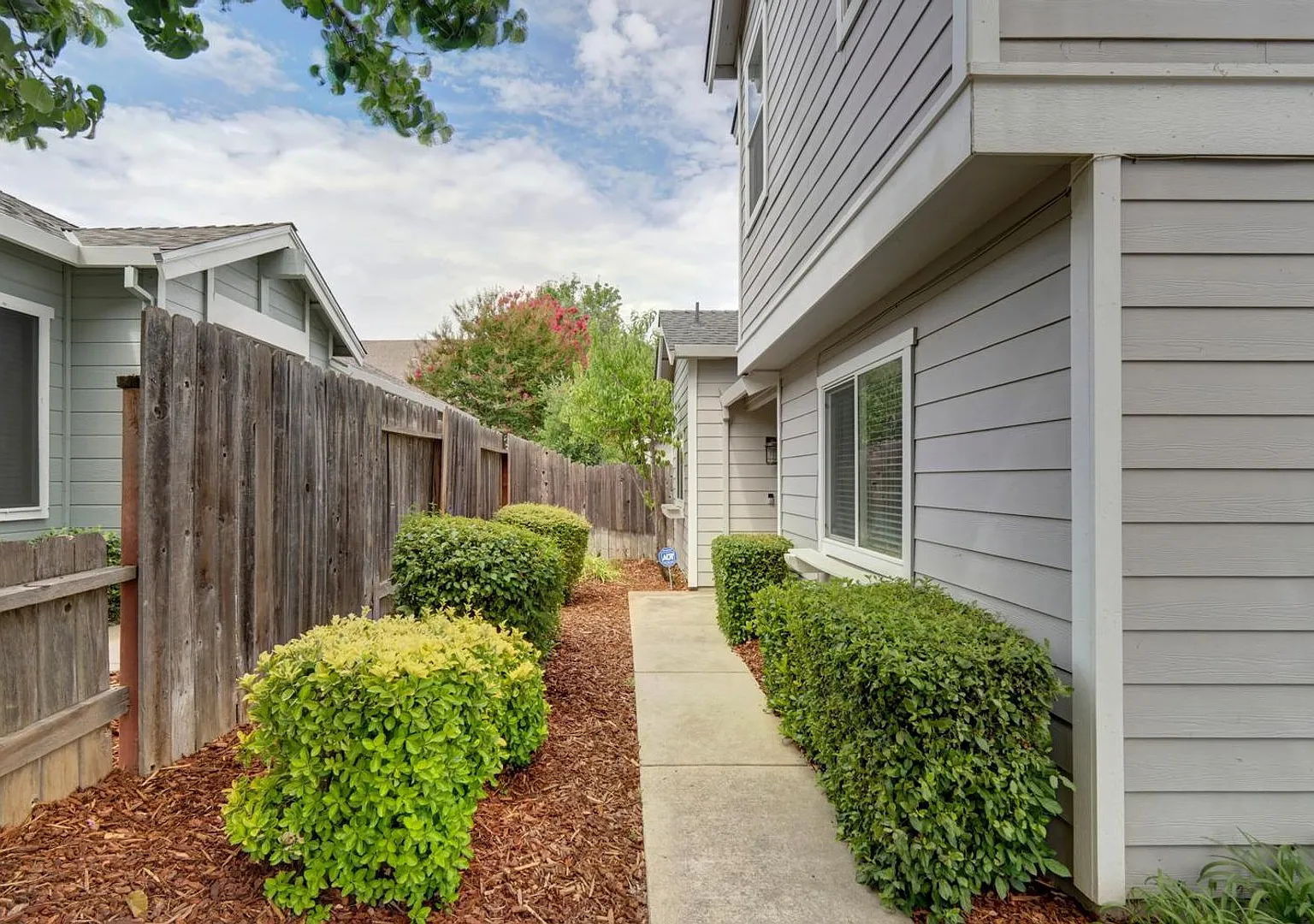 Gated Laguna Mirage Community: 3 bedrooms, 3 full bathrooms — Photo 3