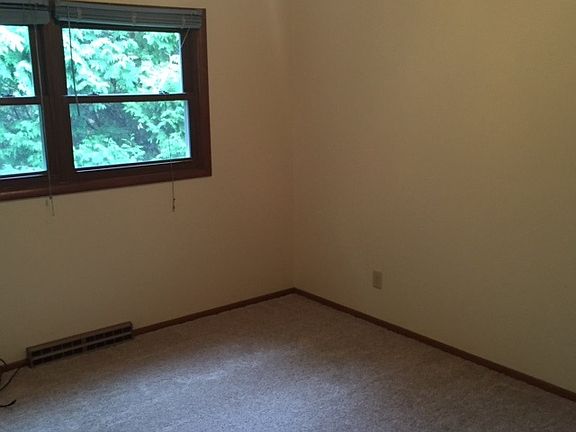 5th image of 4054 Shorewood Dr