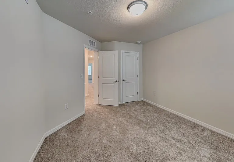 461 Beryl Cv — Photo 21