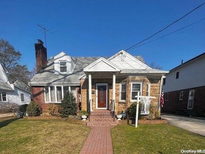 93 Hawthorne Avenue, Floral Park, NY, 11001