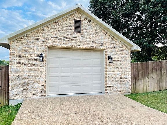 2nd image of 22522 Silver Maple Dr
