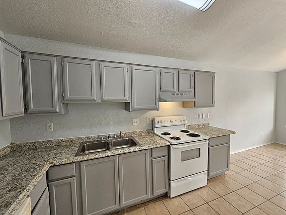2nd image of 2227 Nantucket Village Dr
