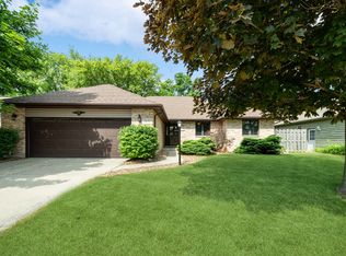 1631 Poplar Ln, Woodstock, IL 60098
