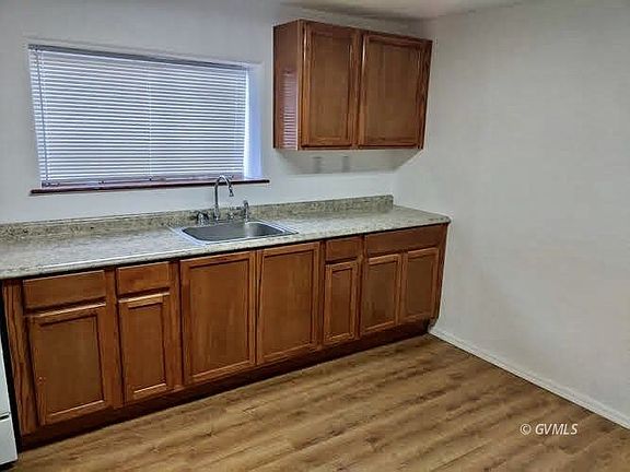 5th image of 589 Chase Creek St