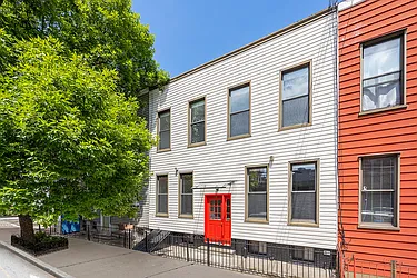 183 Meserole Avenue in Greenpoint