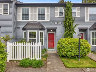 23909 56th Court S #F3, Kent, WA, 98032