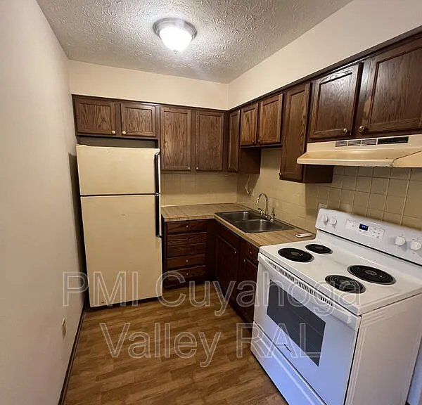 1757 S Arlington St #2 — Photo 2