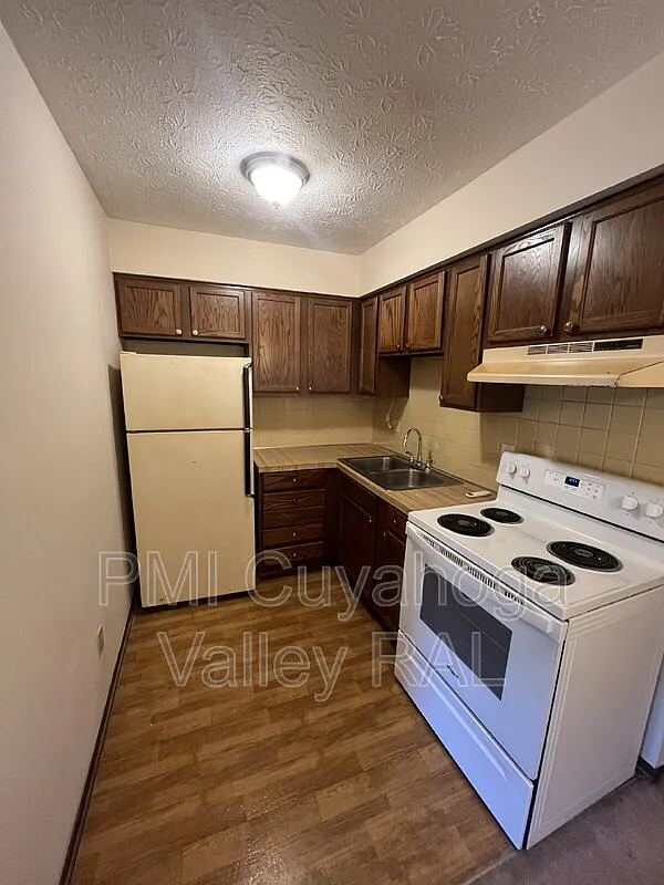 Building Photo - 1757 S Arlington St #2