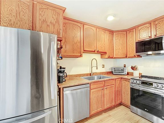 4th image of 7301 Lennox Ave Unit D13
