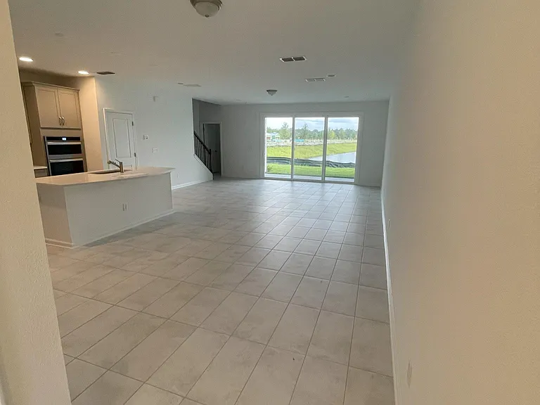 711 Cherry Elm Dr — Photo 3