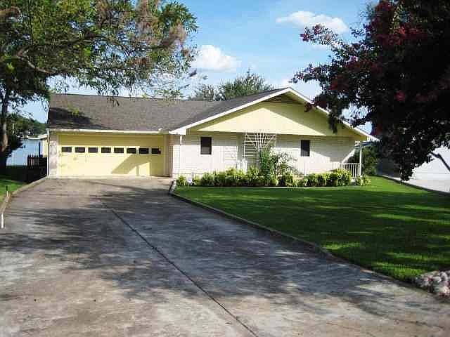 1st image of 306 Flamingo Cir