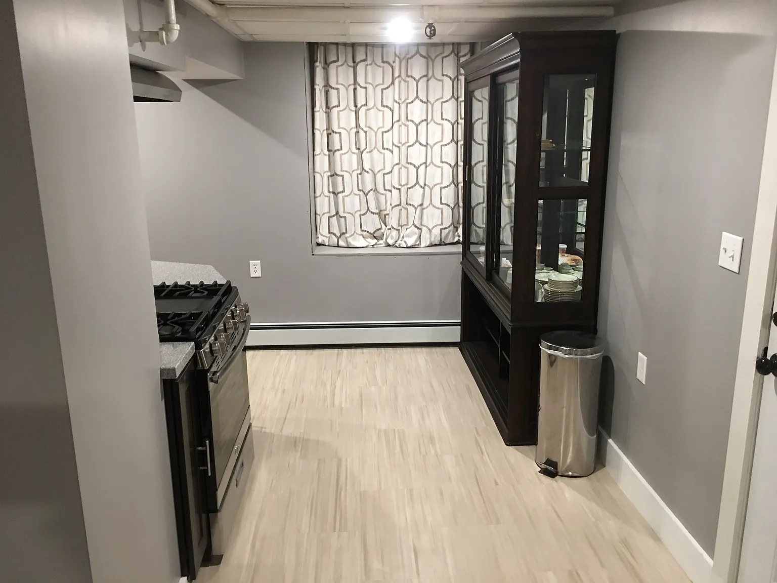 1 bed, 700 sqft, $1,300 — Photo 3