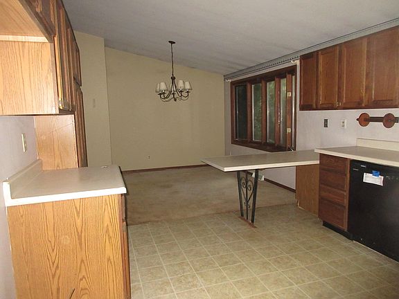 2nd image of 11381 Edgewood Dr