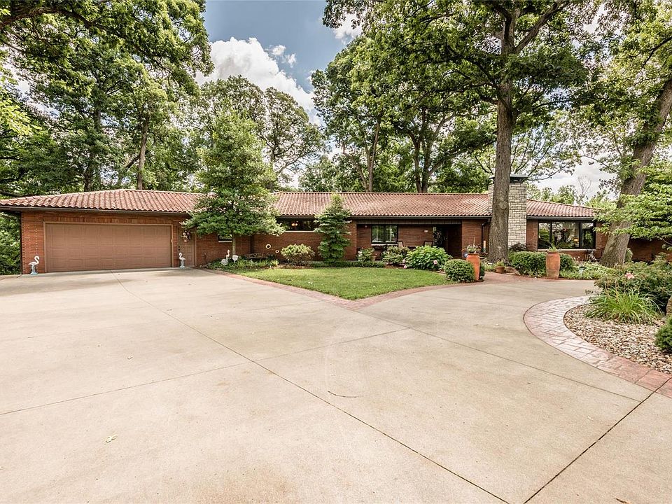 2nd image of 93 Forest Dr