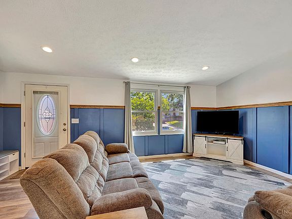 3rd image of 11457 Kary Ln