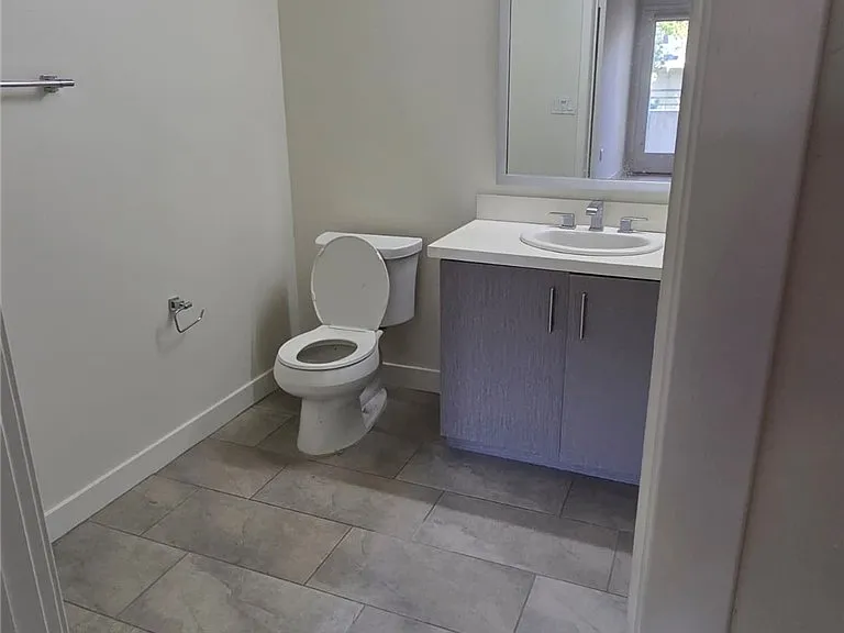 436 S Virgil Ave #405 — Photo 8
