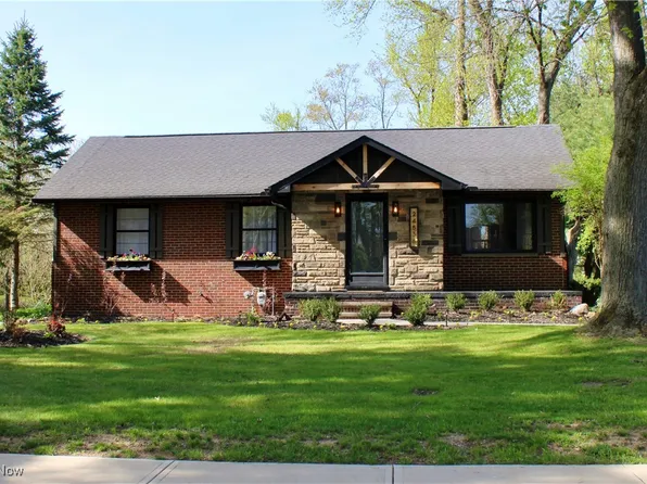 24836 Kennedy Ridge Rd, North Olmsted, OH 44070
