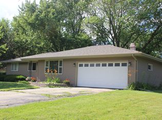 1227 Lake Breeze Rd, Oshkosh, WI 54904