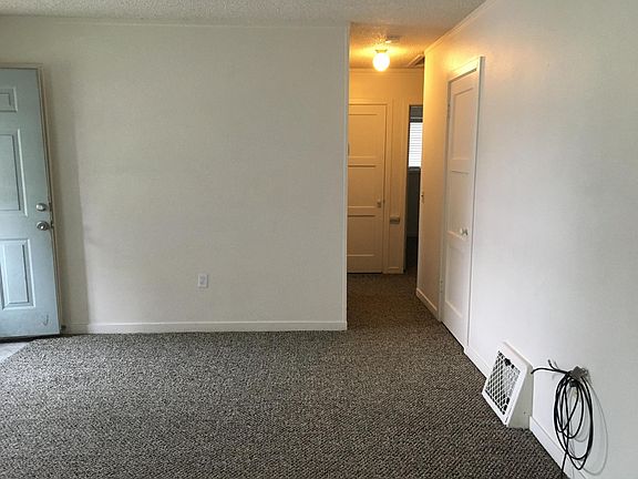 4th image of 1305 Thayer Dr
