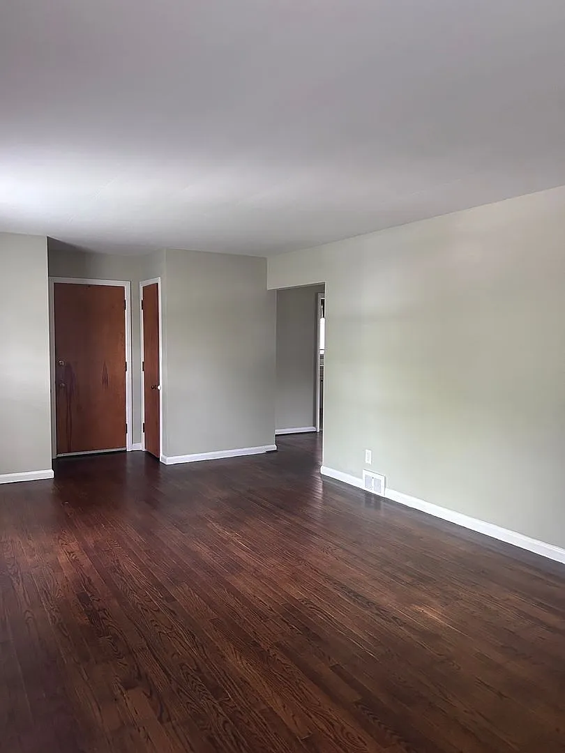 1 bed, 1.0 bath, 1054 sqft, $1,895 — Photo 3