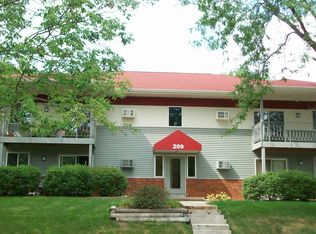105 Knightsbridge Rd APT 3, Waunakee, WI 53597