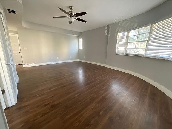 5th image of 1360 Collins Ave APT 201