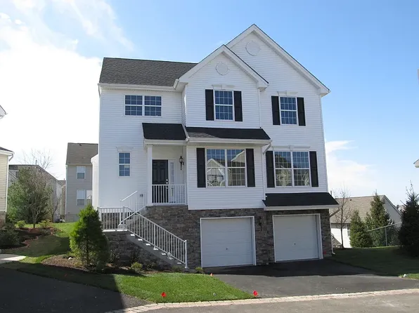 258 Winding Hill Dr, Hackettstown, NJ 07840