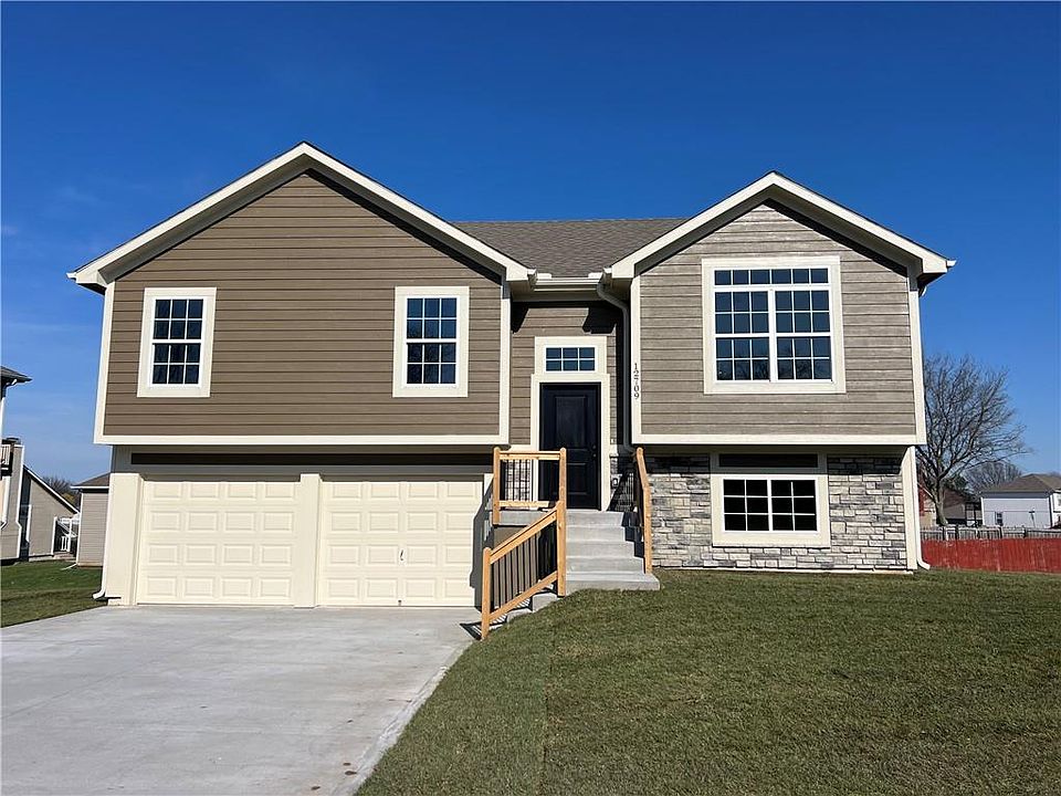 1st image of 12709 Applewood Dr