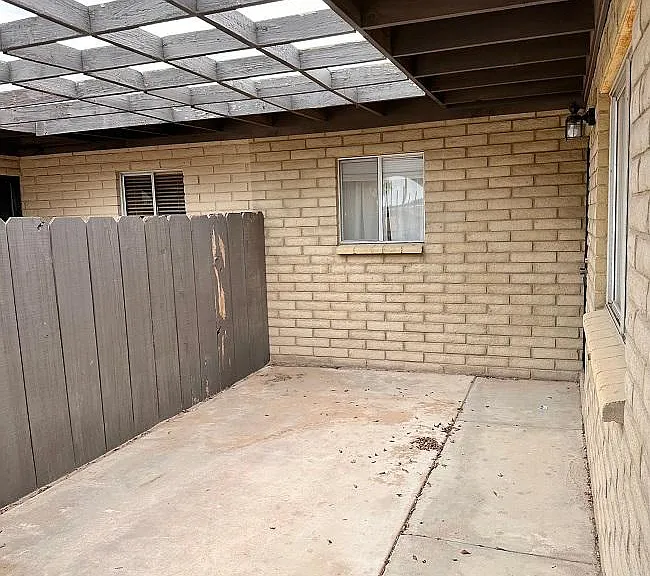 2128 S 11th Ave — Photo 2