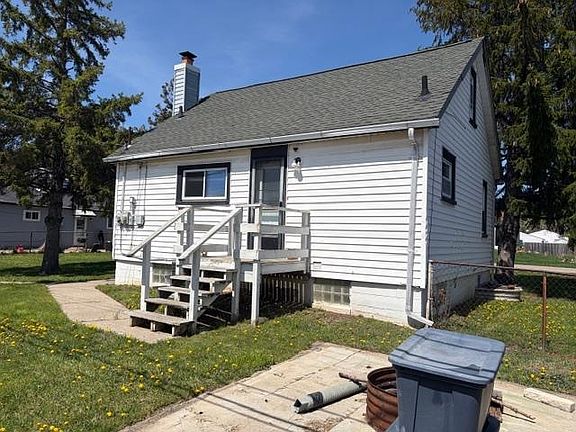 5th image of 21186 Woodward St