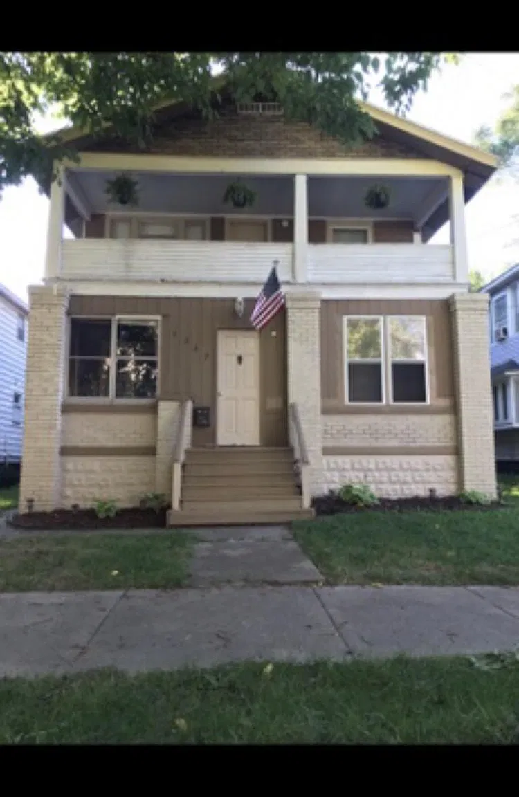 1327 Muskegon Ave NW — Photo 3