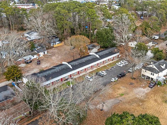 4th image of 906 3rd Ave. N