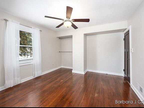 5th image of 133 Casey Ct SE #1