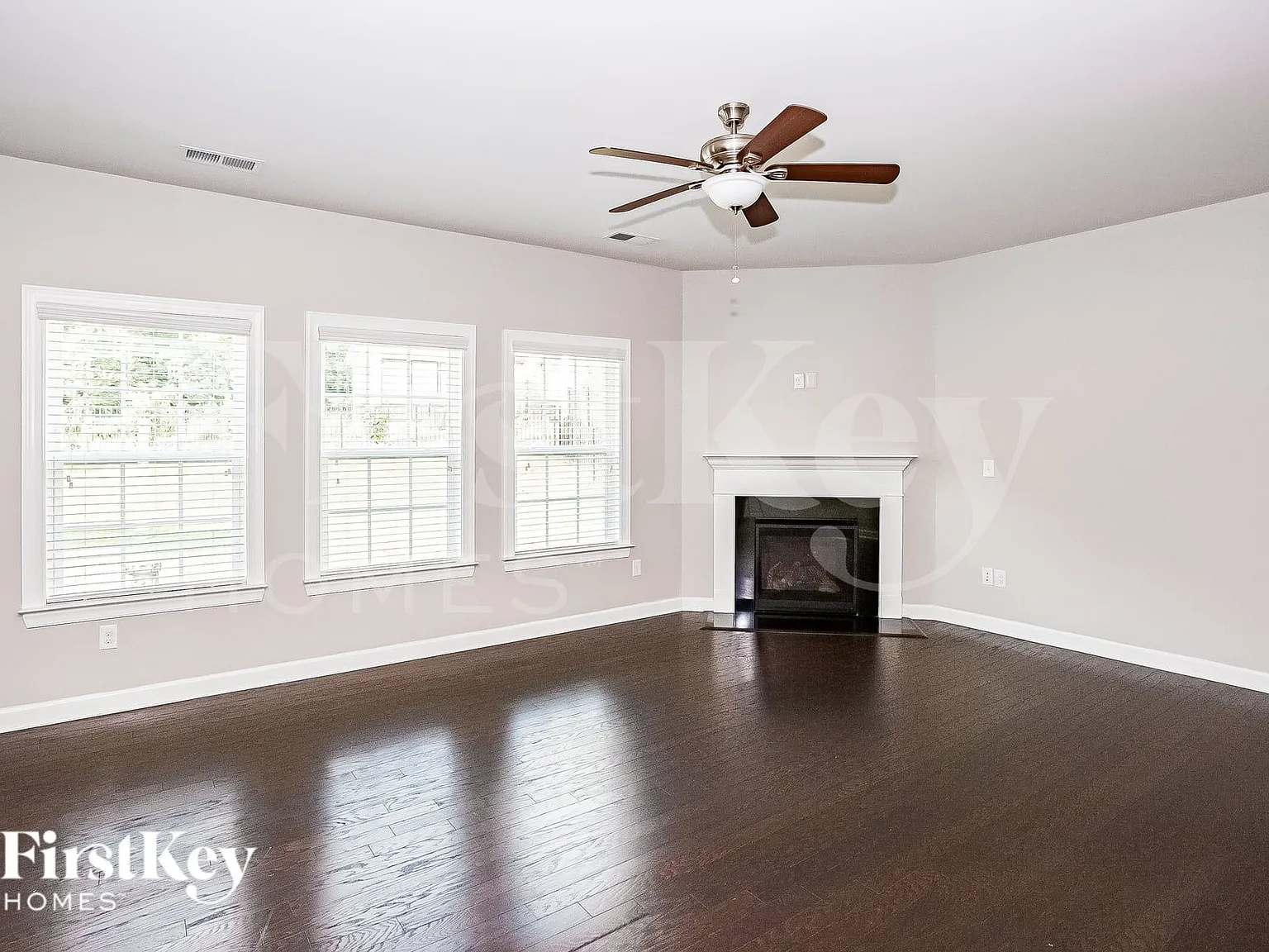 4 bed, 2.5 bath, 2816 sqft, $3,600 — Photo 4