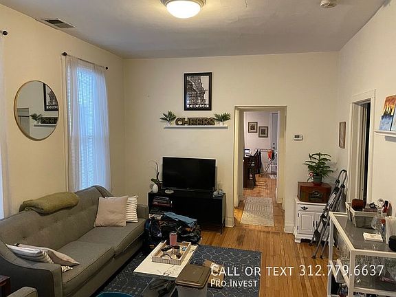 2nd image of 1110 W Newport Ave APT 2
