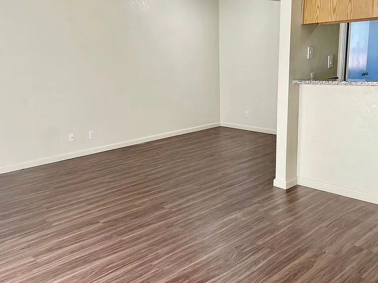 Hollister Apartment Complex — Photo 14