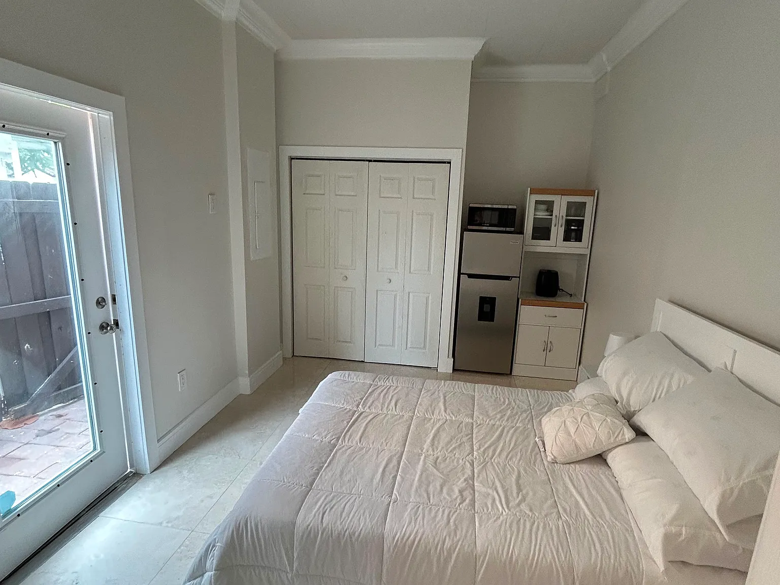 Studio, $1,300 — Photo 2