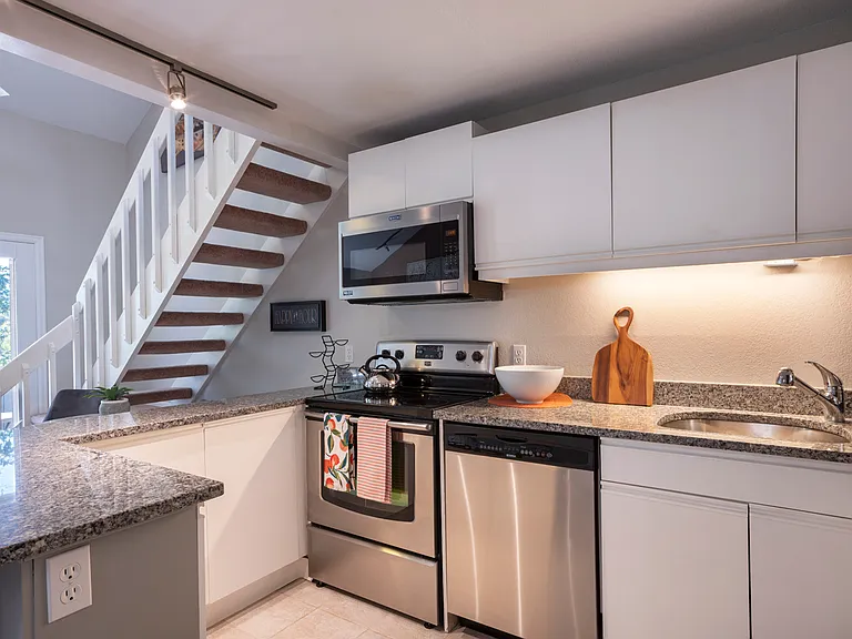 2201 Pearl St #206 — Photo 17