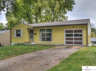 4894 Robin Hill Dr, Omaha, NE 68106