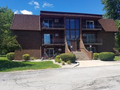 9726 5th St APT 1D, Highland, IN, 46322