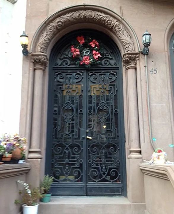 1st image of 45 W 74th St APT 15