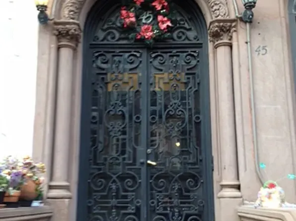 45 West 74th Street image 1 of 10