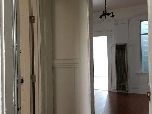 2nd image of 1847 Stockton St