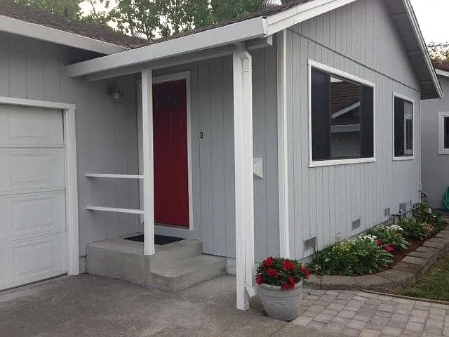 Clean Charming Unit - Bennett Valley Rd