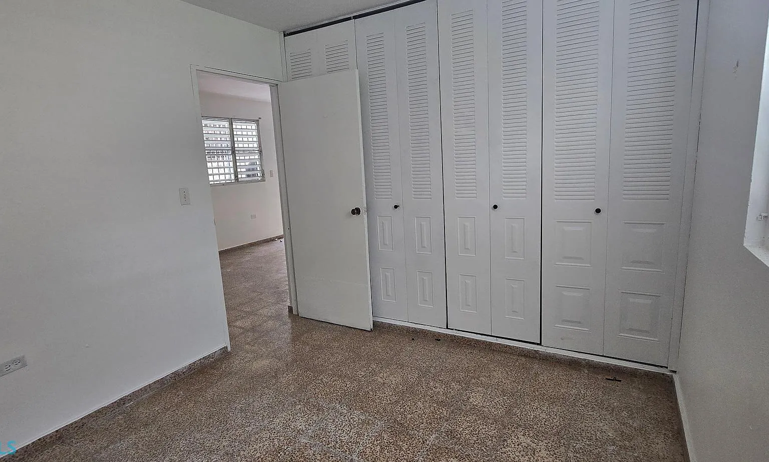 1 bed, 1.0 bath, 341 sqft, $525 — Photo 4