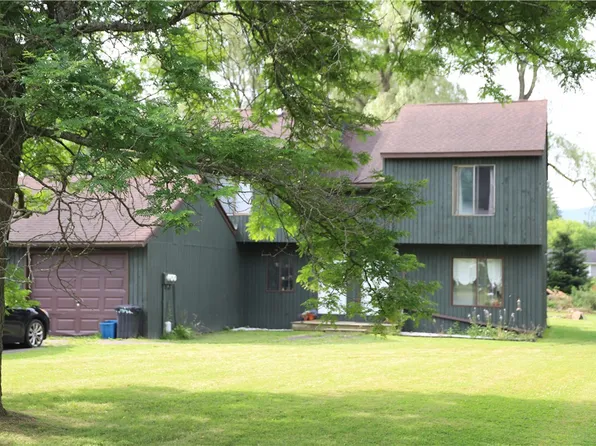 5 Brookside Dr, Dryden, NY 13053