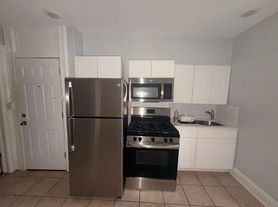 620 8th St, Union City, NJ