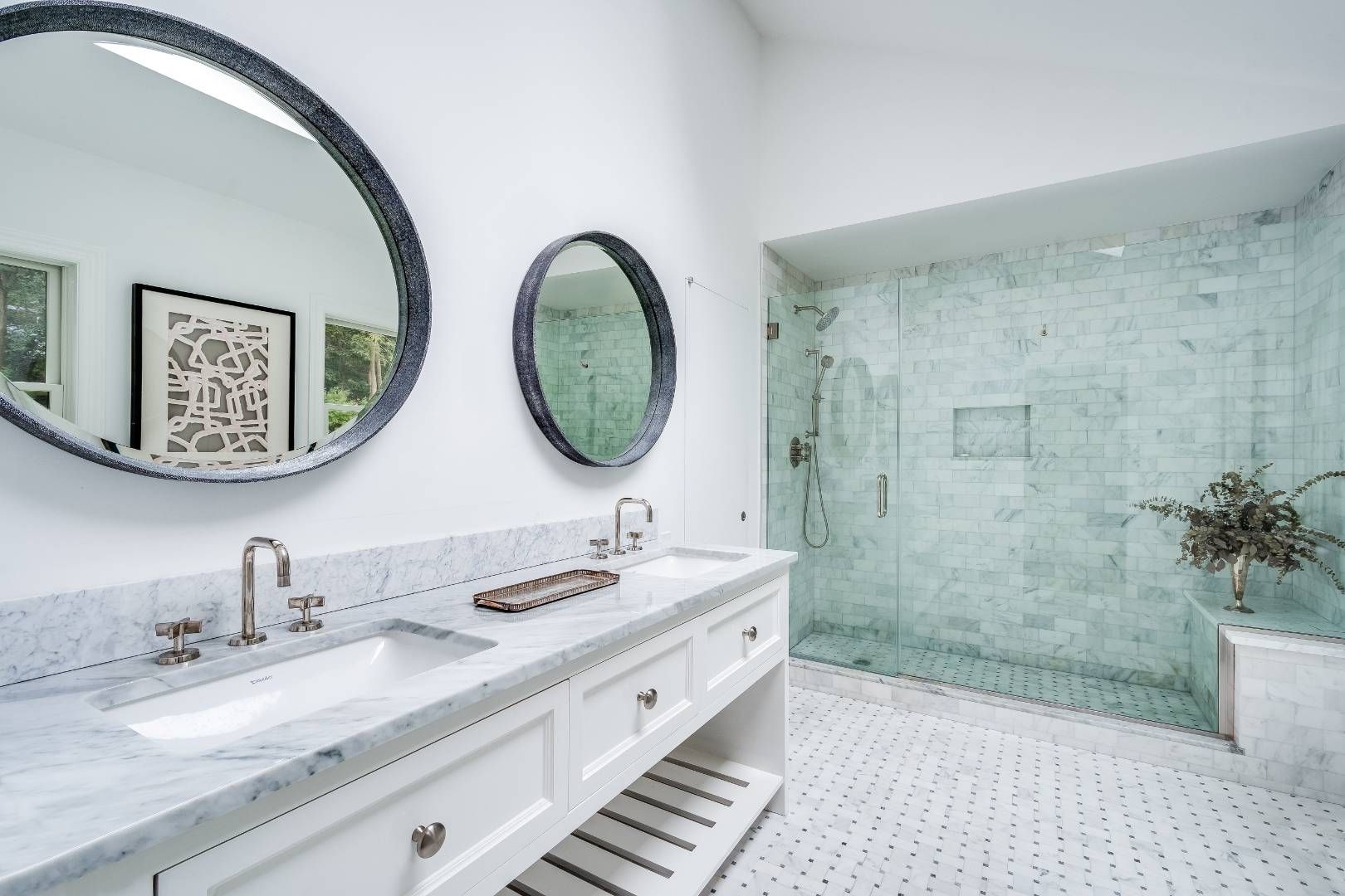 271 Edge of Woods Rd in Southampton pic