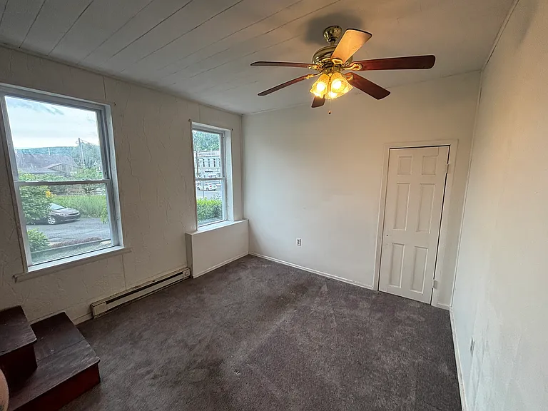 424 E Broad St #1 — Photo 7
